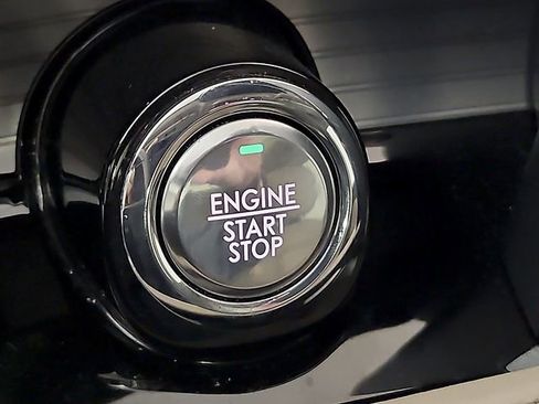 Used 2020 Lincoln Corsair FWD w/ Premium Package image 24