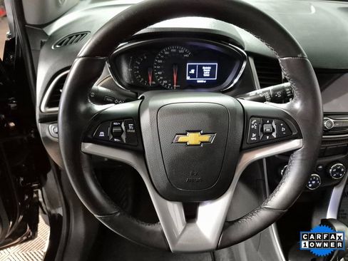 Used 2019 Chevrolet Trax LT w/ LT Convenience Package image 11