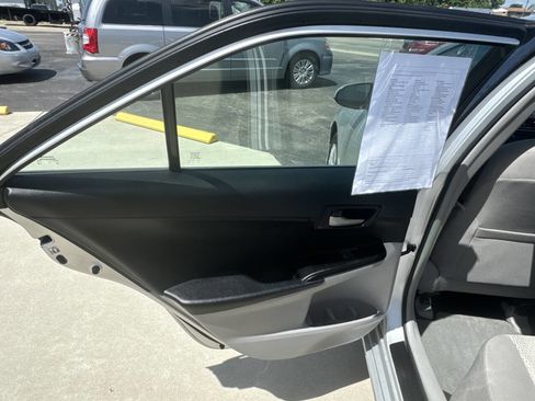 Used 2012 Toyota Camry LE image 20