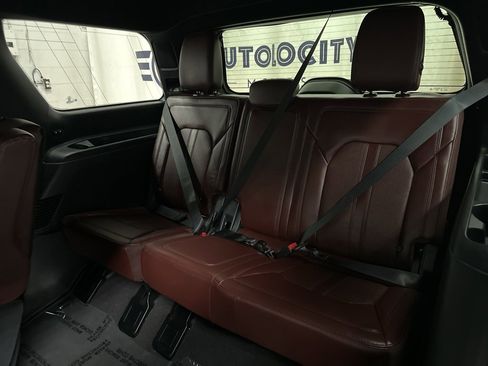 Used 2024 Ford Expedition Limited image 23
