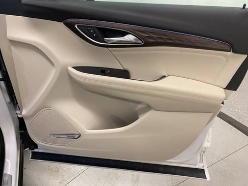 Used 2023 Buick Envision Avenir AWD/4WD image 26