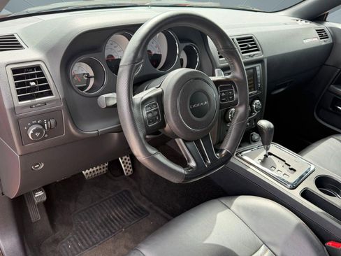 Used 2014 Dodge Challenger R/T image 3