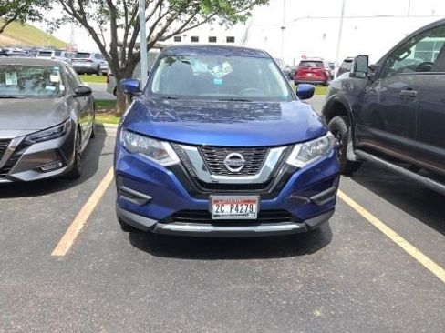 Used 2017 Nissan Rogue S AWD/4WD image 1