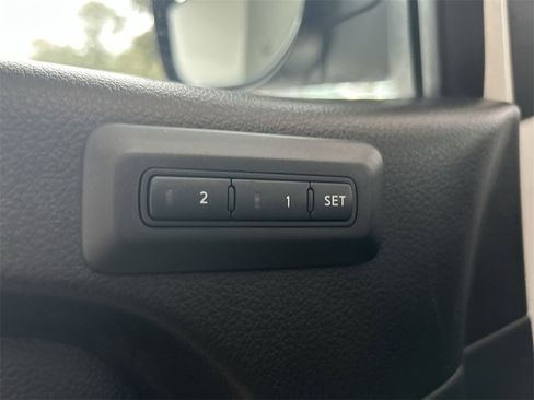 Used 2020 Nissan Titan PRO-4X w/ Pro-4x Convenience Package image 13