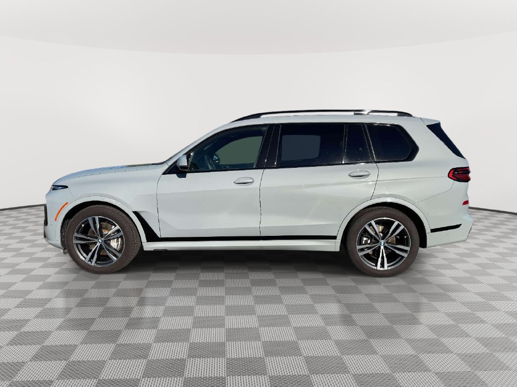 Used 2026 BMW X7 xDrive40i w/ M Sport Package AWD/4WD image 4