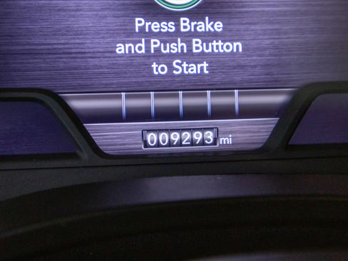 Used 2024 RAM 1500 Laramie AWD/4WD image 10