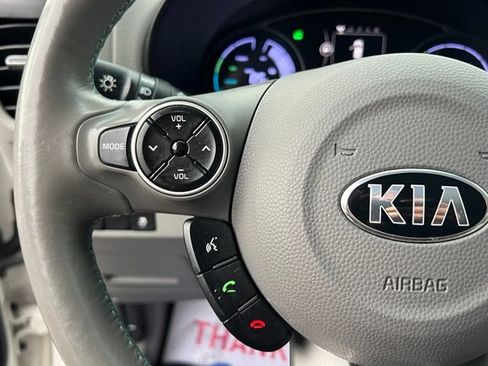 Used 2016 Kia Soul EV FWD image 21
