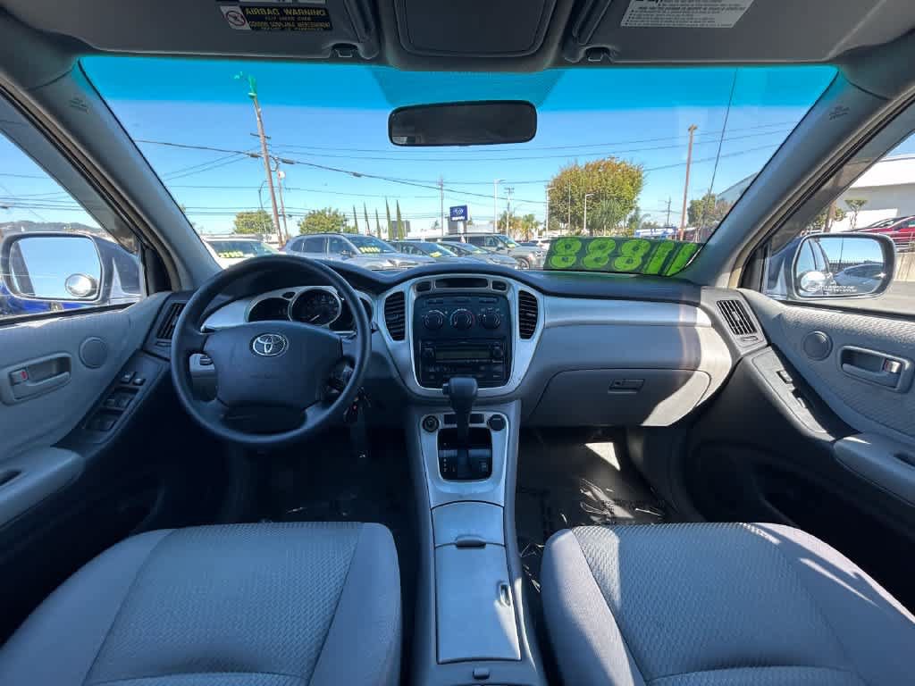 Used 2005 Toyota Highlander 2WD V6 w/ Preferred Pkg image 10