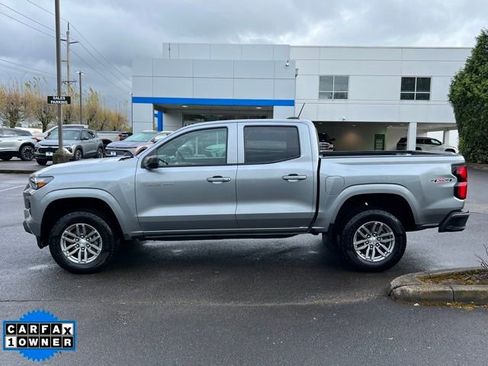 Used 2025 Chevrolet Colorado LT w/ LT Convenience Package image 4