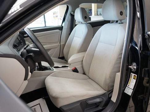 Used 2019 Volkswagen Jetta S w/ Driver Assistance Package FWD image 2