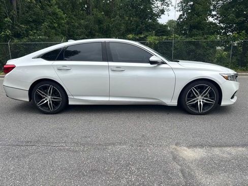 Used 2022 Honda Accord Touring image 4