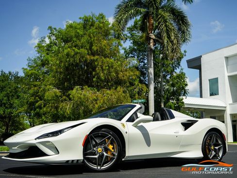 Used 2022 Ferrari F8 Tributo image 10