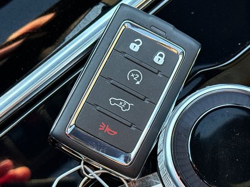 Used 2024 Jeep Grand Cherokee Laredo X w/ Luxury Tech Group I image 37