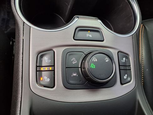 Used 2024 GMC Terrain AT4 w/ Infotainment Package II image 8