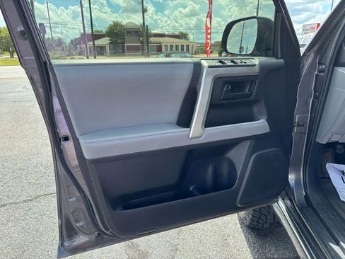 Used 2012 Toyota 4Runner Limited image 22