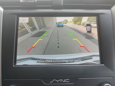 Used 2020 Ford Fusion SE FWD image 8