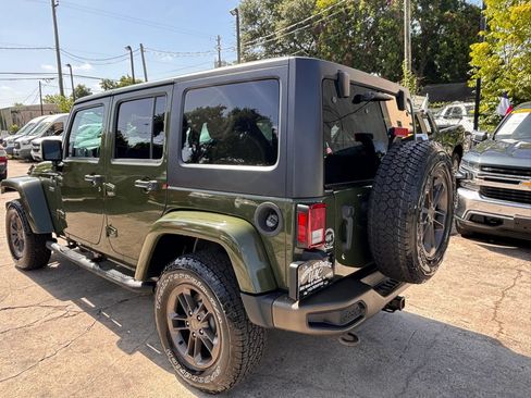 Used 2016 Jeep Wrangler Unlimited Sahara AWD/4WD image 5