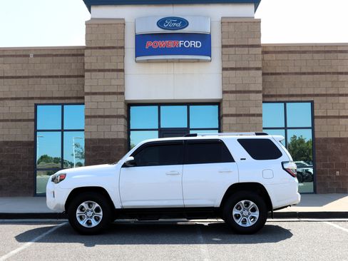 Used 2022 Toyota 4Runner SR5 w/ Wilderness Package (TMS) AWD/4WD image 9
