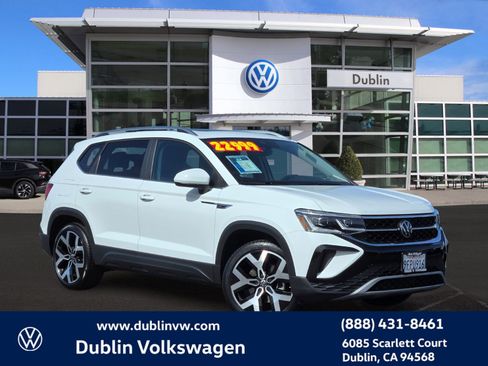 Certified 2023 Volkswagen Taos SEL image 1