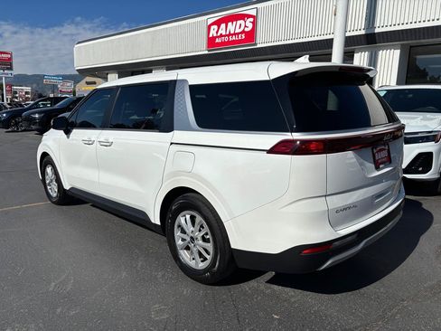Used 2024 Kia Carnival LX FWD image 8
