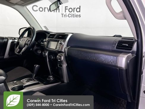 Used 2016 Toyota 4Runner SR5 w/ Four Season Floor Mat Package AWD/4WD image 27