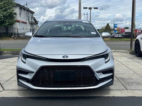 Used 2024 Toyota Corolla SE w/ SE Package FWD image 4