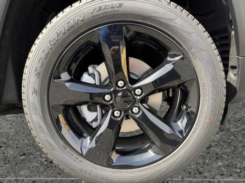 New 2026 Jeep Grand Cherokee Limited AWD/4WD image 14