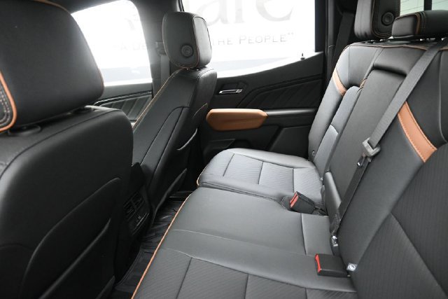 Used 2025 GMC Canyon AT4 w/ Technology Plus Package AWD/4WD image 28