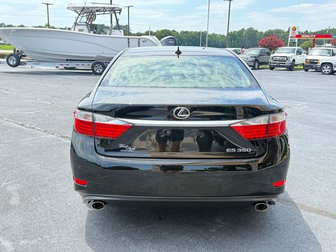 Used 2014 Lexus ES 350 w/ Luxury Package FWD image 4