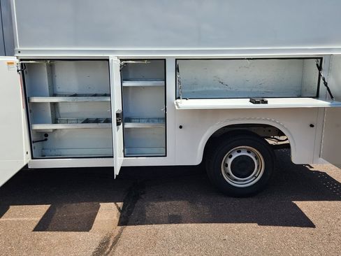 Used 2020 Ford Transit 350 RWD image 19