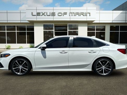 Used 2024 Honda Civic Touring image 2
