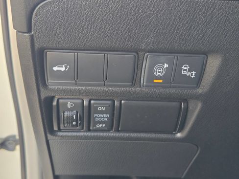 Used 2017 Nissan Armada Platinum w/ Captain Seat Package RWD image 23