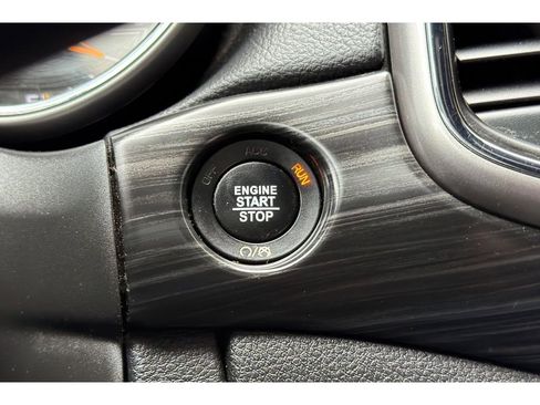 Used 2020 Jeep Grand Cherokee Laredo image 24