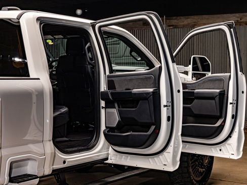 Used 2026 Ford F450 Platinum image 32