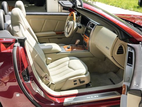 Used 2006 Cadillac XLR RWD image 55
