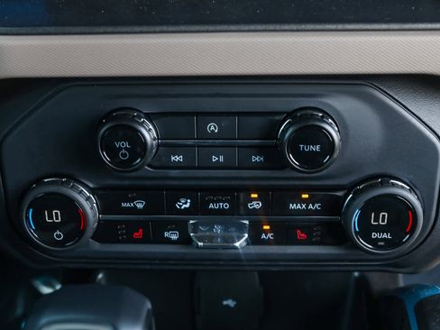 Used 2024 Ford Bronco Wildtrak image 15