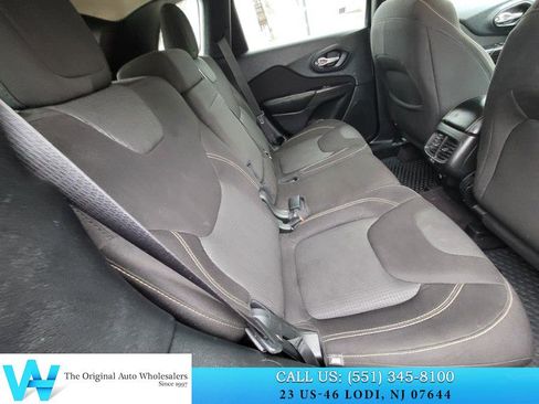 Used 2017 Jeep Cherokee Latitude w/ Safety/Convenience Group image 17