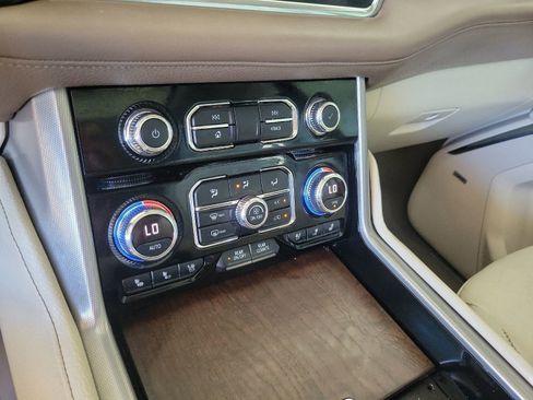 Certified 2021 GMC Yukon Denali w/ Denali Premium Package RWD image 24