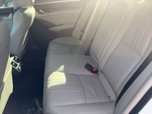 Used 2022 Honda Accord Touring image 16