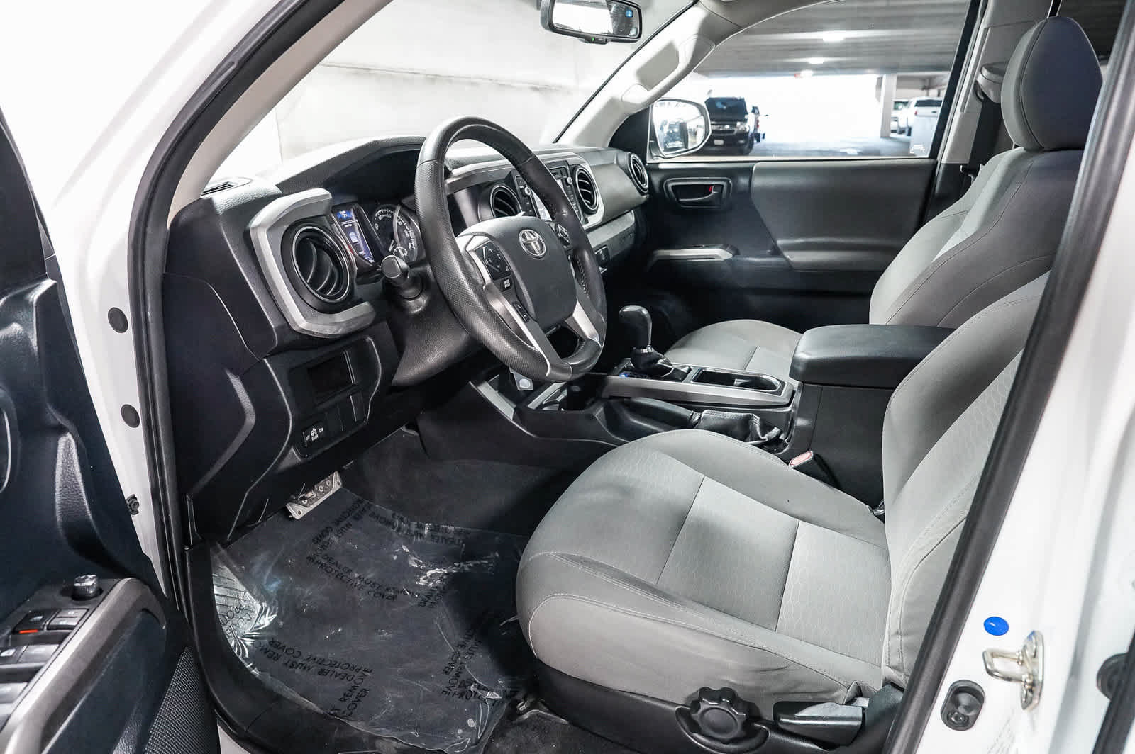 Certified 2016 Toyota Tacoma SR5 w/ SR5 Appearance Package (SN) RWD image 17