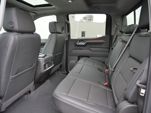 New 2026 GMC Sierra 1500 Denali w/ Denali Reserve Package AWD/4WD image 5