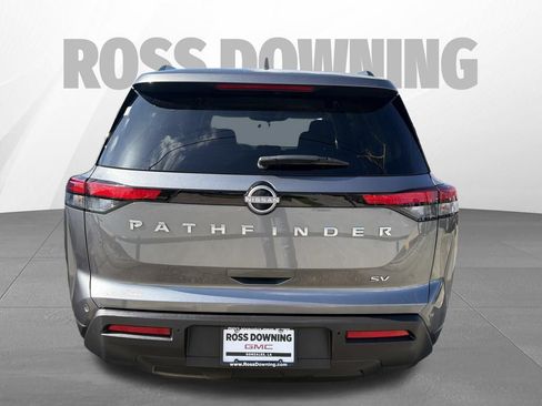 Used 2024 Nissan Pathfinder SV FWD image 5