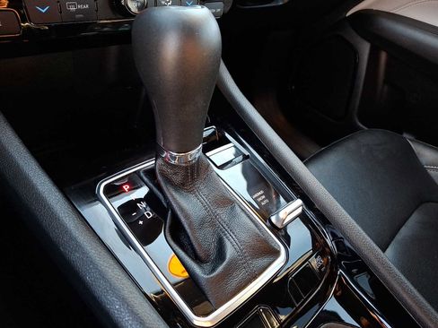 Certified 2025 Jeep Compass Limited AWD/4WD image 15
