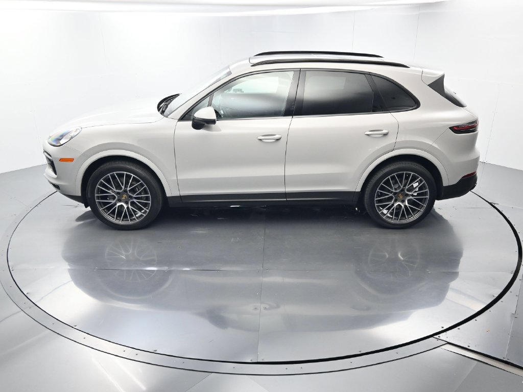 Certified 2023 Porsche Cayenne AWD/4WD image 34