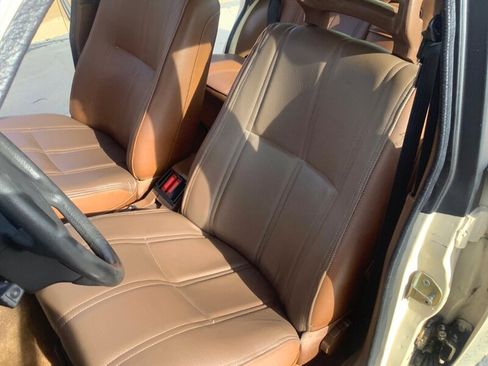 Used 1987 Volvo 240 DL image 28