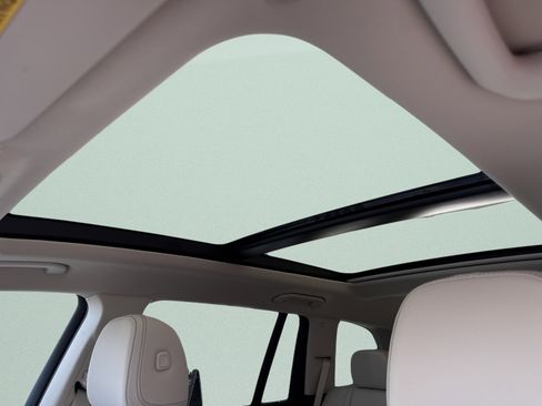 Certified 2026 Mercedes-Benz GLS 450 4MATIC image 28