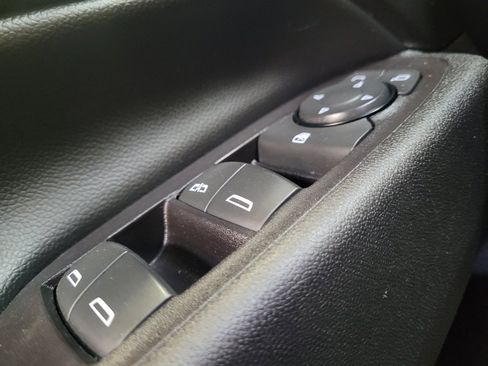Used 2018 Chevrolet Equinox LT FWD image 27