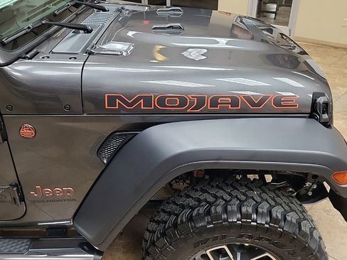 New 2025 Jeep Gladiator Mojave image 11