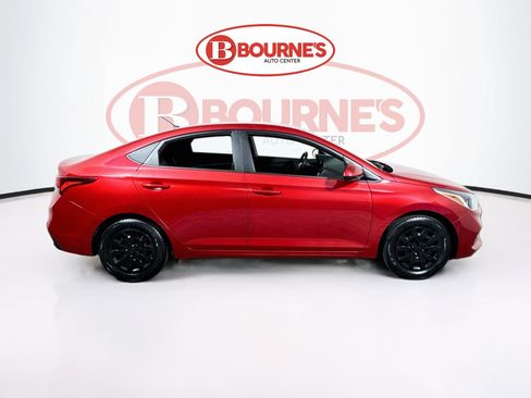 Used 2022 Hyundai Accent SE w/ Cargo Package FWD image 9