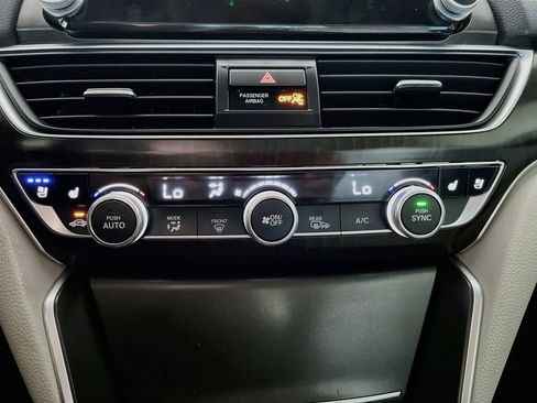 Used 2022 Honda Accord Touring image 16